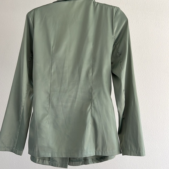 Beautiful Matching Set! Sea green satin top and straight leg pants! - Picture 3 of 5